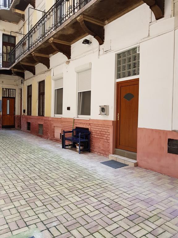 Kst Apartman Apartment Budapest Luaran gambar